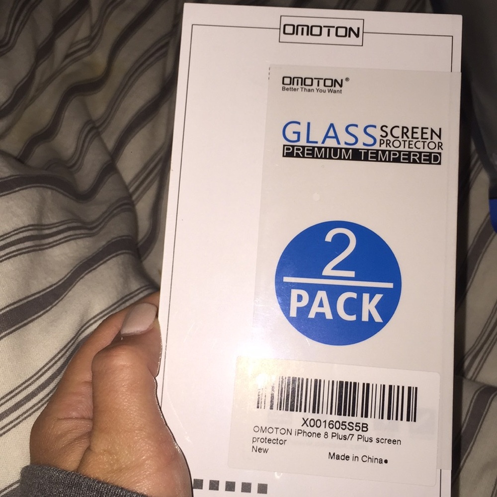 2 iPhone 8 plus/7 plus tempered glass protector